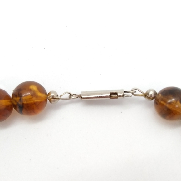 Vintage faux amber beaded necklace - Picture 4 of 13